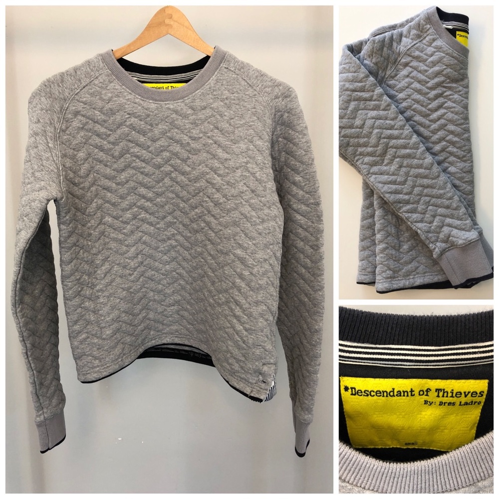 Men’s small Descendant of Thieves warm sweatshirt